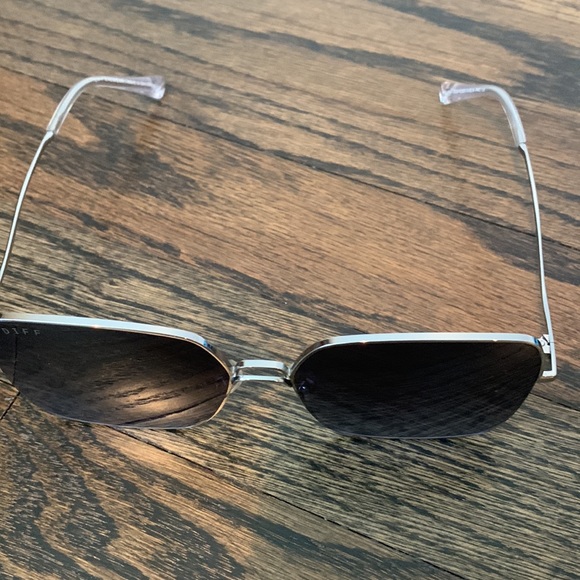 DIFF Silver Frame with Black Lenses Sunglasses - Picture 5 of 5